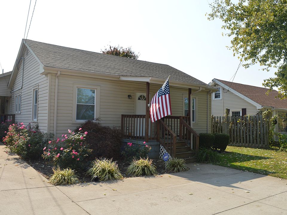 1st image of 123 Fairview Ct
