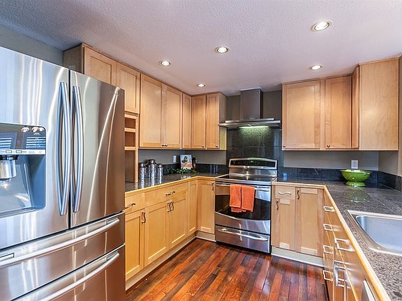 4th image of 11606 100th Ave NE APT C1