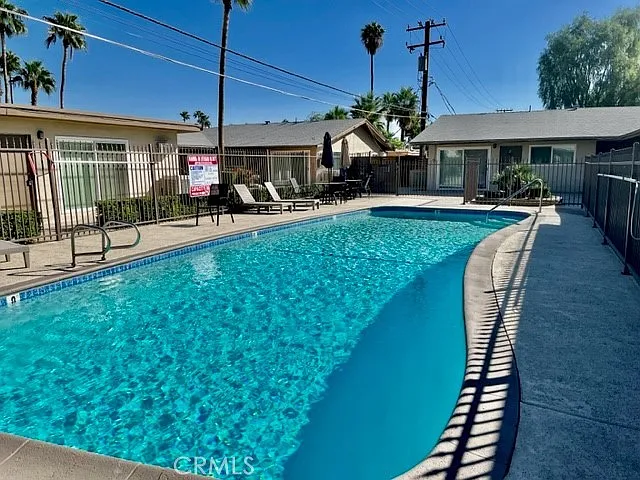 685 E Vista Chino #E — Photo 13