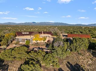 30 Vuelta Tomas, Santa Fe, NM 87506
