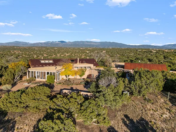 30 Vuelta Tomas, Santa Fe, NM 87506