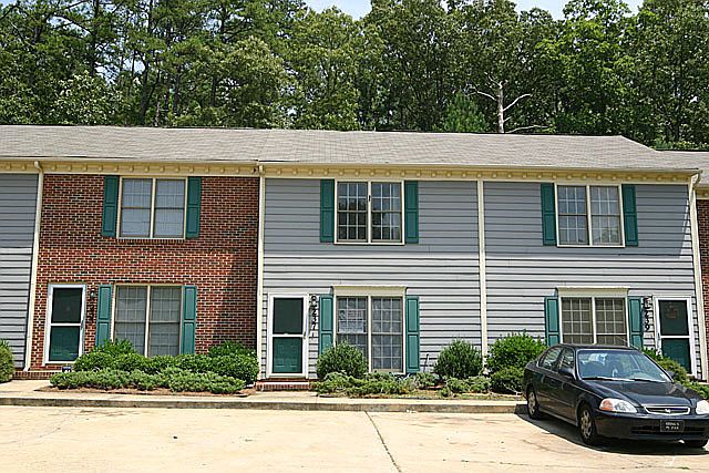 2nd image of 237 Bridgefield Pl