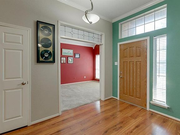 4th image of 7301 Tremont Ave