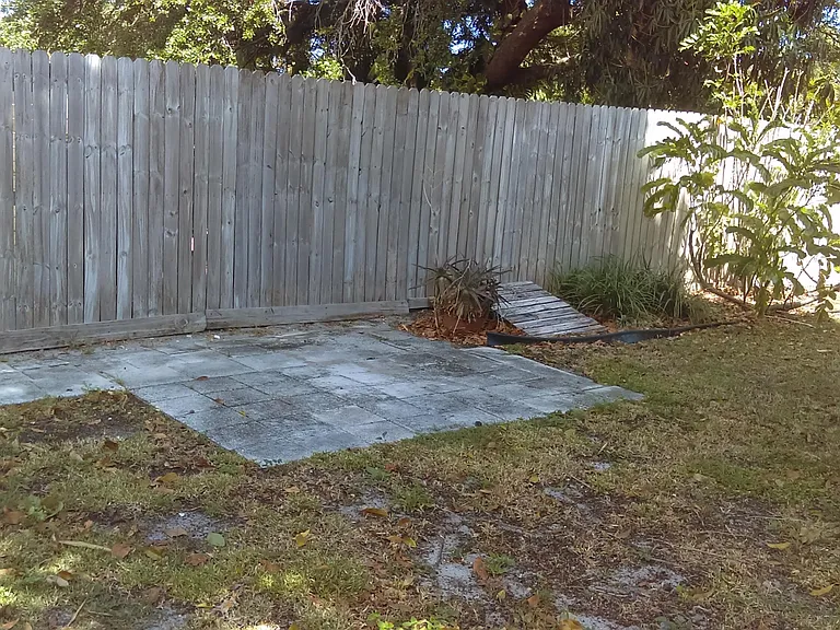 828 Prosperity Farms Rd — Photo 12