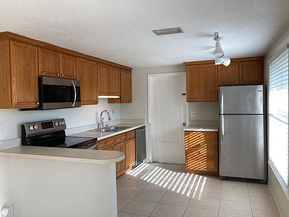 3rd image of 2838 Safe Harbor Dr