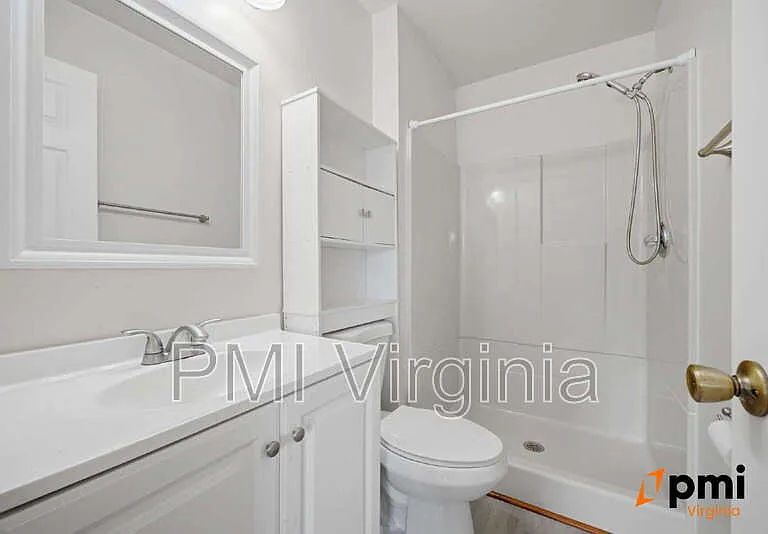 202 Stonehall Ct — Photo 14