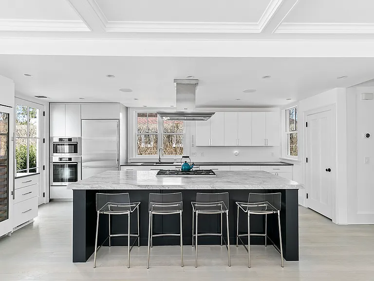 47 Layton Ave — Photo 2