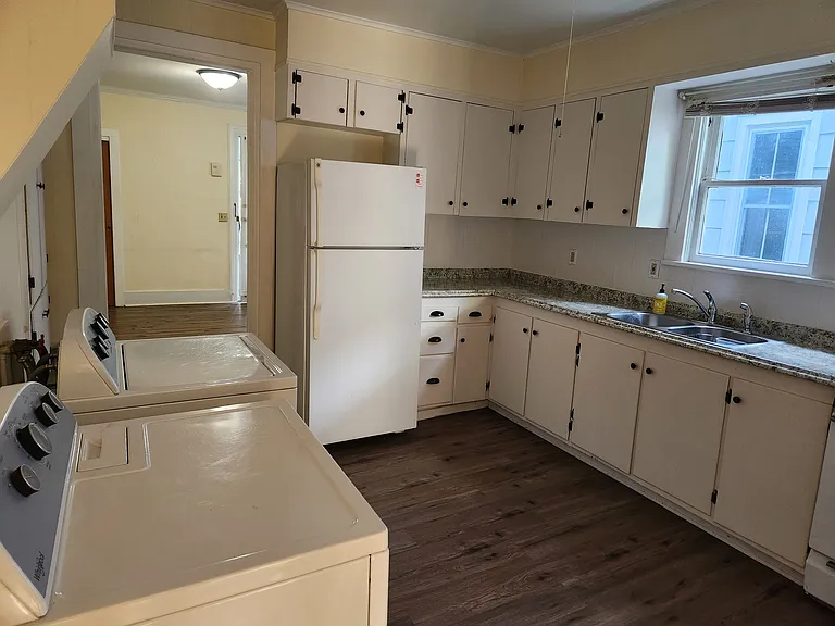 24 E 4th St #101 — Photo 9