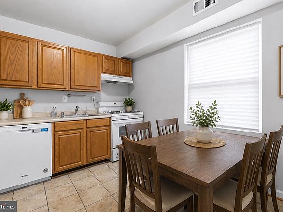 2nd image of 210 43rd Rd NE APT 103
