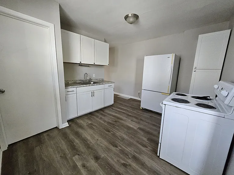 1627 N Gladstone Ave #1629 — Photo 4