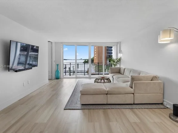 770 NE 69th St APT 2D, Miami, FL 33138