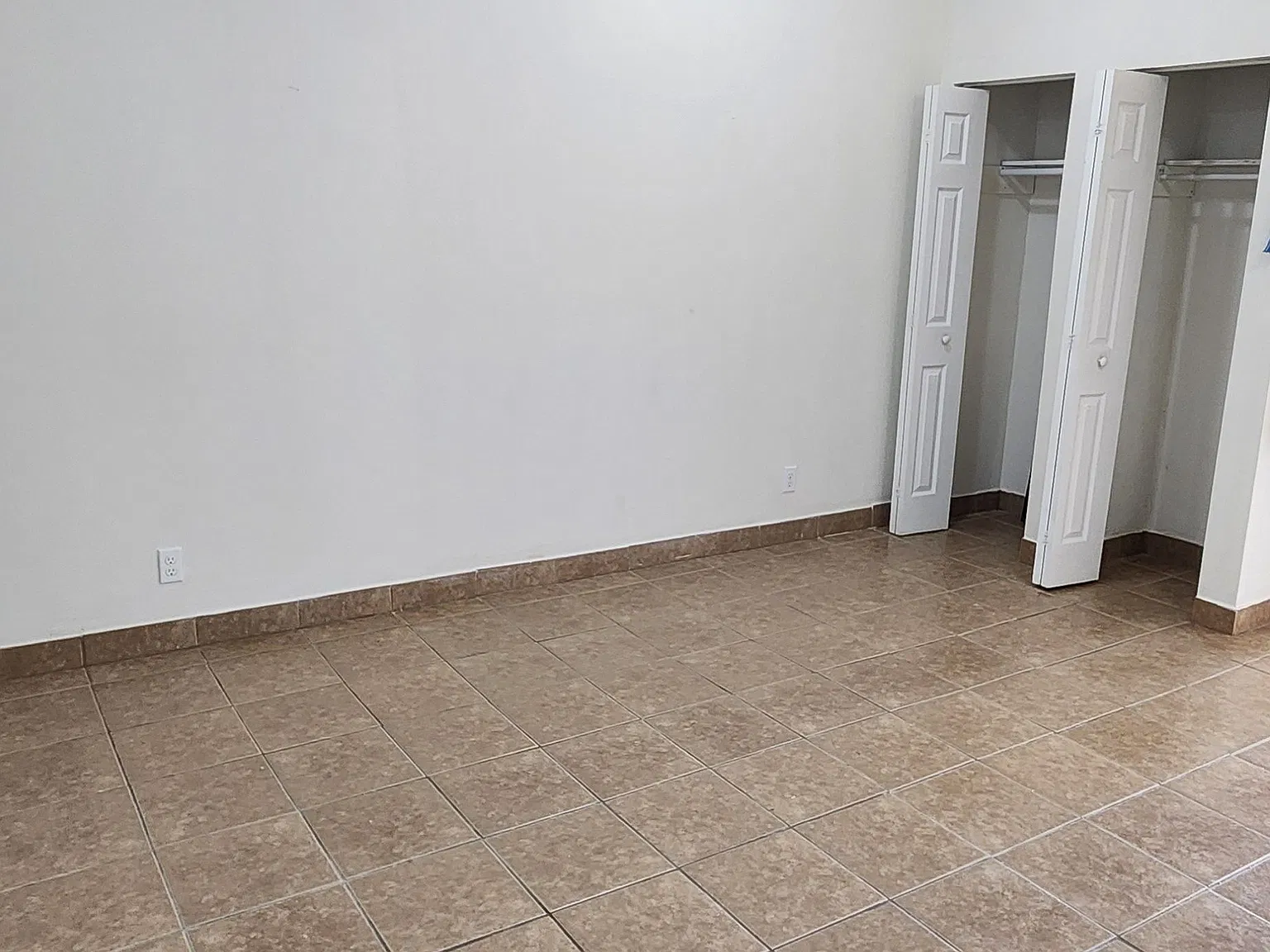 2 bed, $2,000 — Photo 4