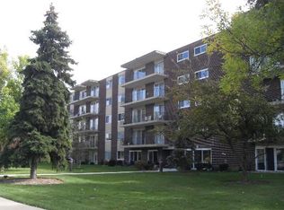 5300 Walnut Ave APT 9A, Downers Grove, IL 60515