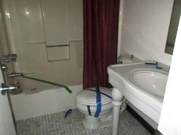5th image of 4091 Cedars Pkwy APT A