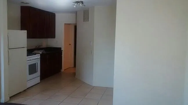 2621 Edison Ave #C — Photo 2