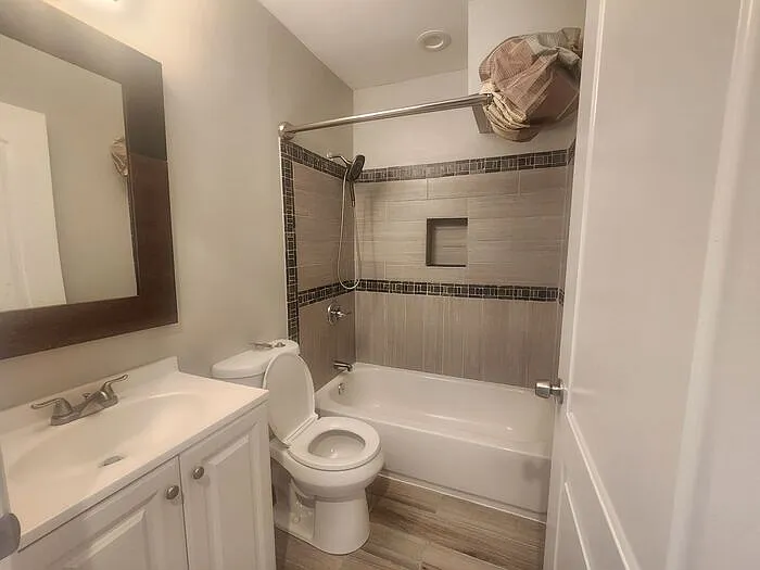 399 Folcroft St #1 — Photo 6