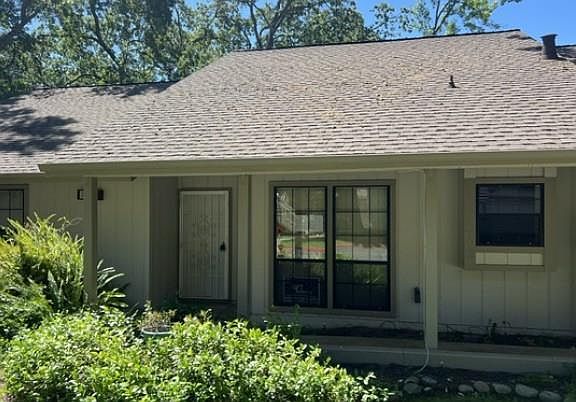 3rd image of 3948 Park Circle Ln