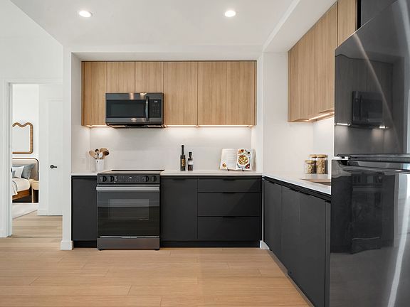 2nd image of 11 Ocean Pkwy #924
