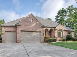8005 Broadmoor Ln, Stanley, NC 28164
