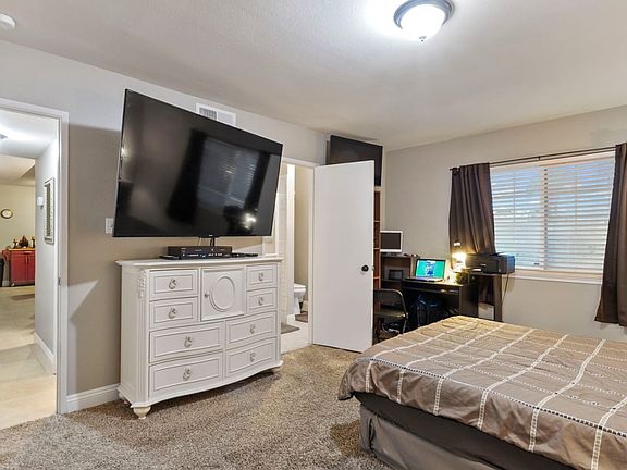 4th image of 4574 Dennis Way
