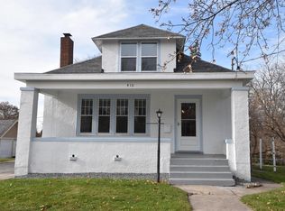 410 Bethesda Ct, Waukesha, WI 53186