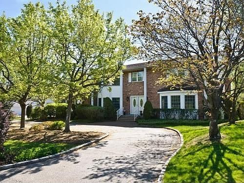 1st image of 14 Noel Ln