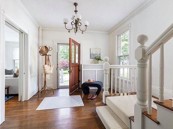 2nd image of 22 Regent St