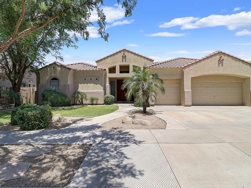 1st image of 330 W Sparrow Dr