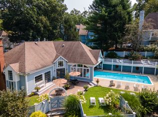 1111 Old Pond Ln #1111, Norwich, CT 06360