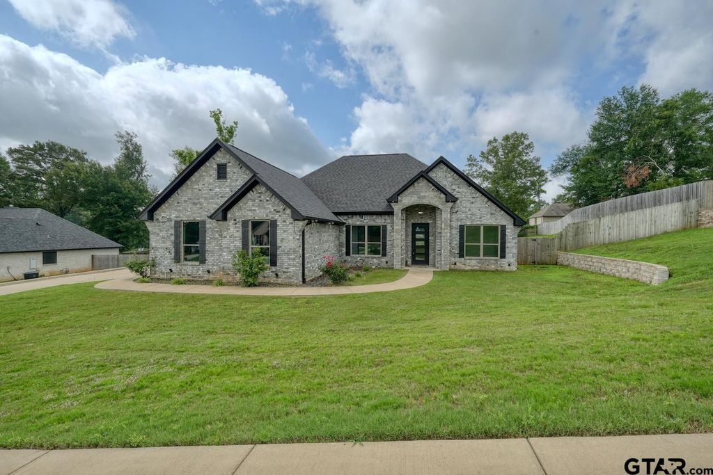 12121 Oak Grove Dr, Tyler, TX