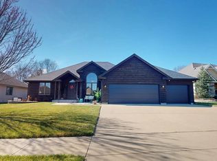 2739 SW Chauncey Ct, Topeka, KS 66614
