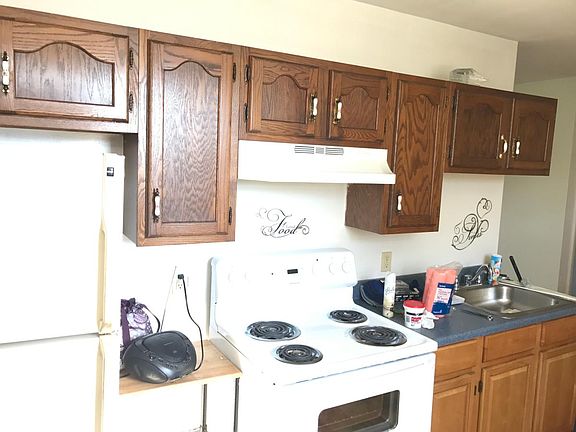 3rd image of 146 W High St APT 3