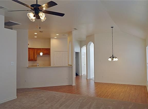 5th image of 4521 Summerbrook Cir