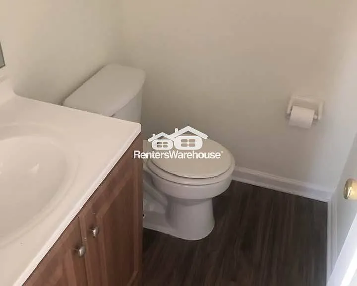 3564 Manchester Dr — Photo 9