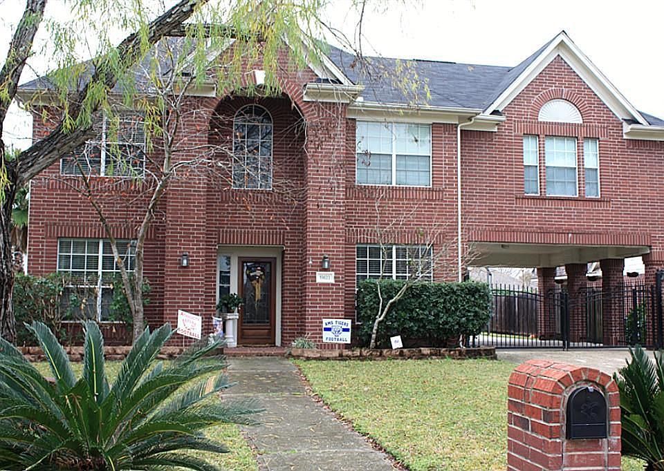 1st image of 19623 Wood Walk Ln
