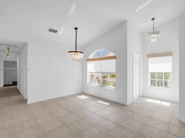 6082 Heliconia Rd, Delray Beach, FL 33484