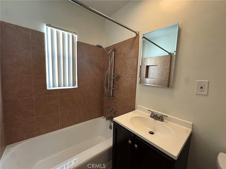 1138 Western Ave #D — Photo 10