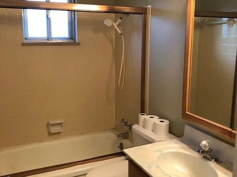 11 Friendship Ct — Photo 7