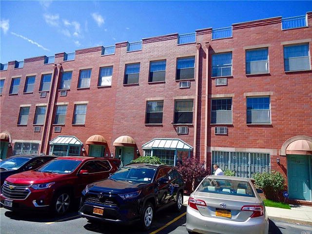 1st image of 526 Louisiana Ave #1