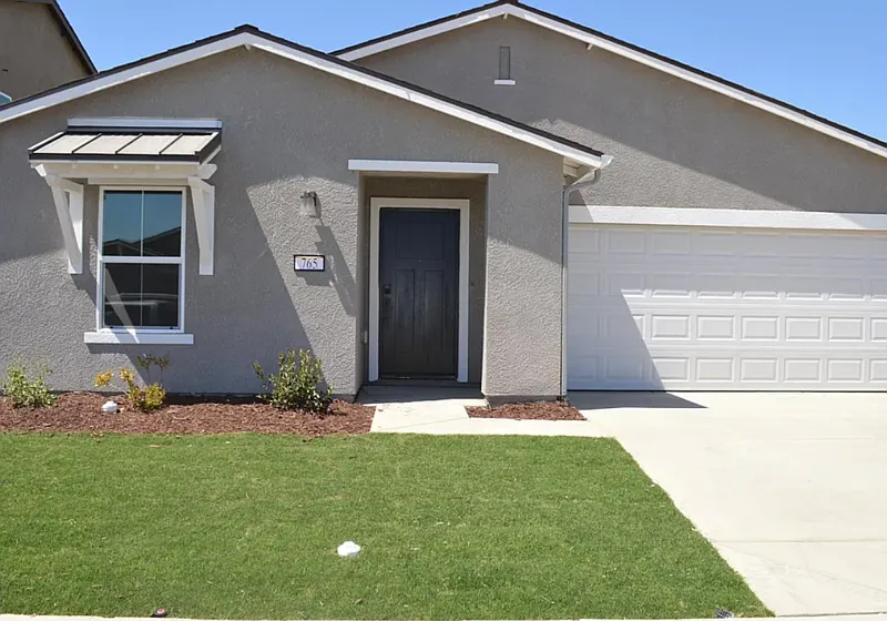 4 bed, 3.0 bath, 1862 sqft, $2,300 — Photo 1