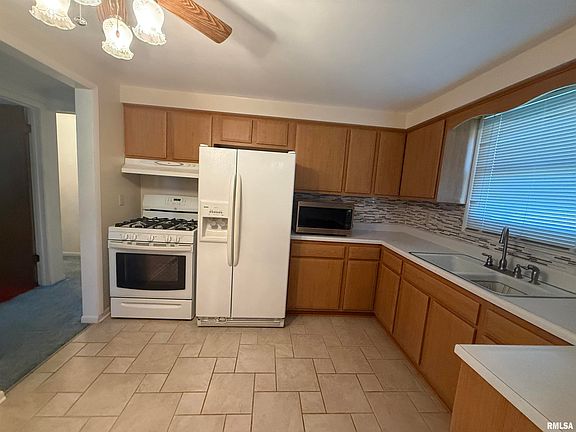4th image of 1007 Spring Bay Rd