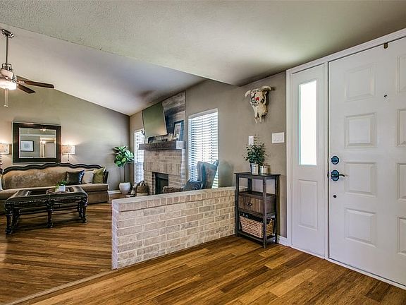 4th image of 2820 Oxford Ln
