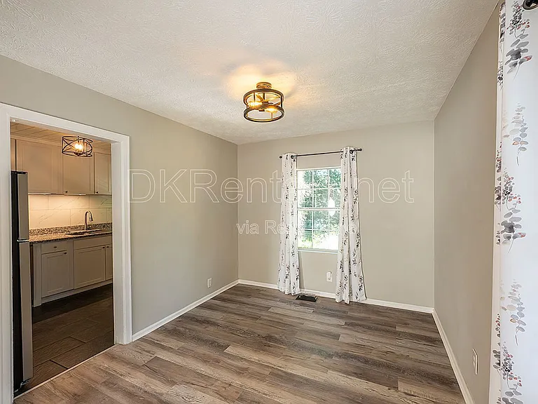 2874 Blount St — Photo 15