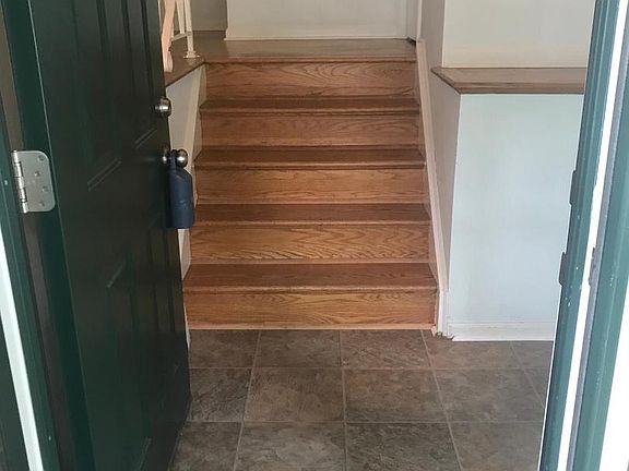 3rd image of 2625 Whitman Dr