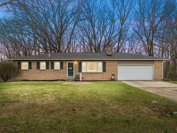 3rd image of 22711 Grandeur Ave