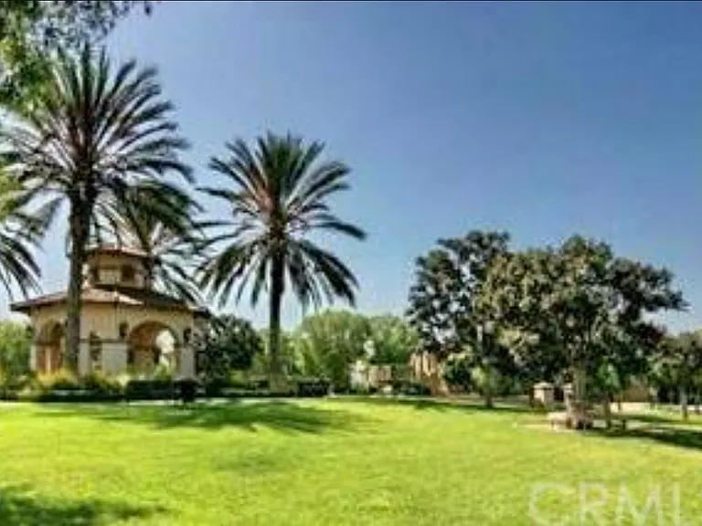 20 San Clemente — Photo 12