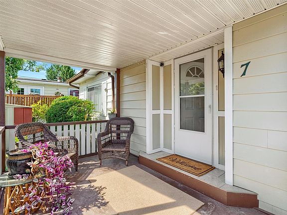 2nd image of 158 Cooper Rd #7