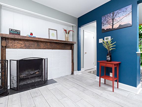 4th image of 2518 Wendell Ave