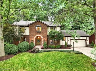 2813 Laurel Woods Blvd, Stow, OH 44224