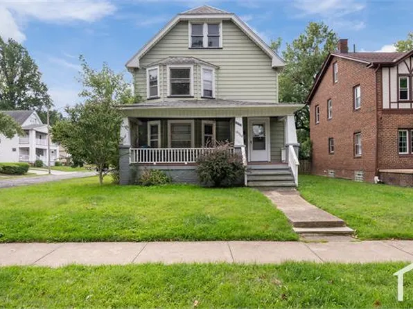 10722 Edgepark Dr, Cleveland, OH 44125